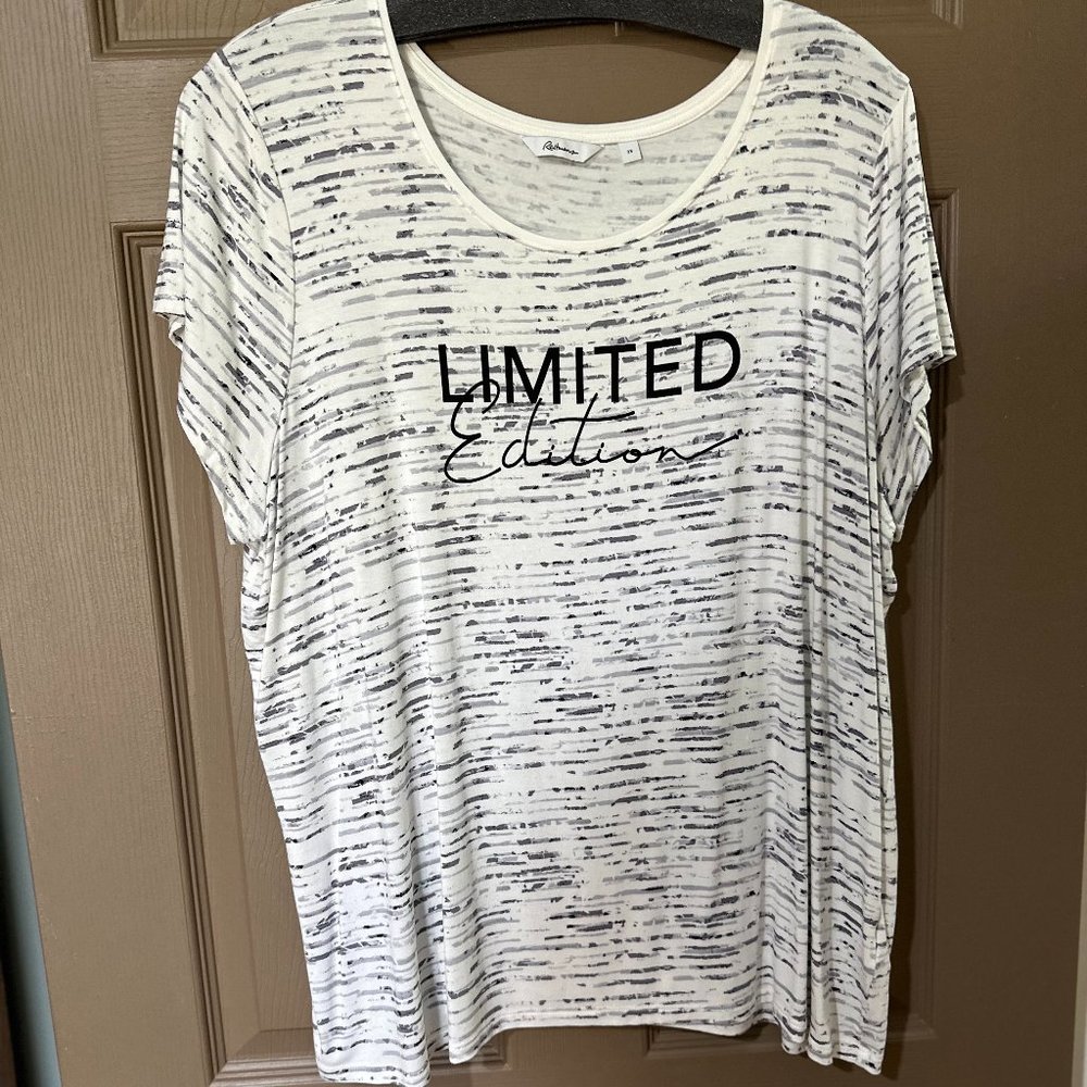 Reitmans Graphic Tee